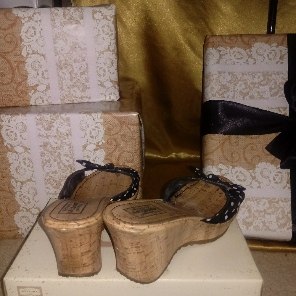 Sandals - Picture 2 of 2